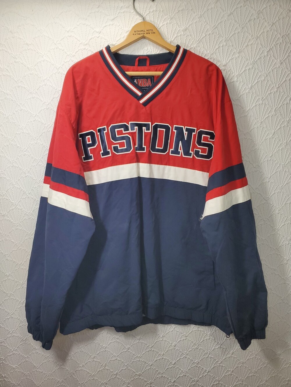 Detroit Pistons Pullover Windbreaker